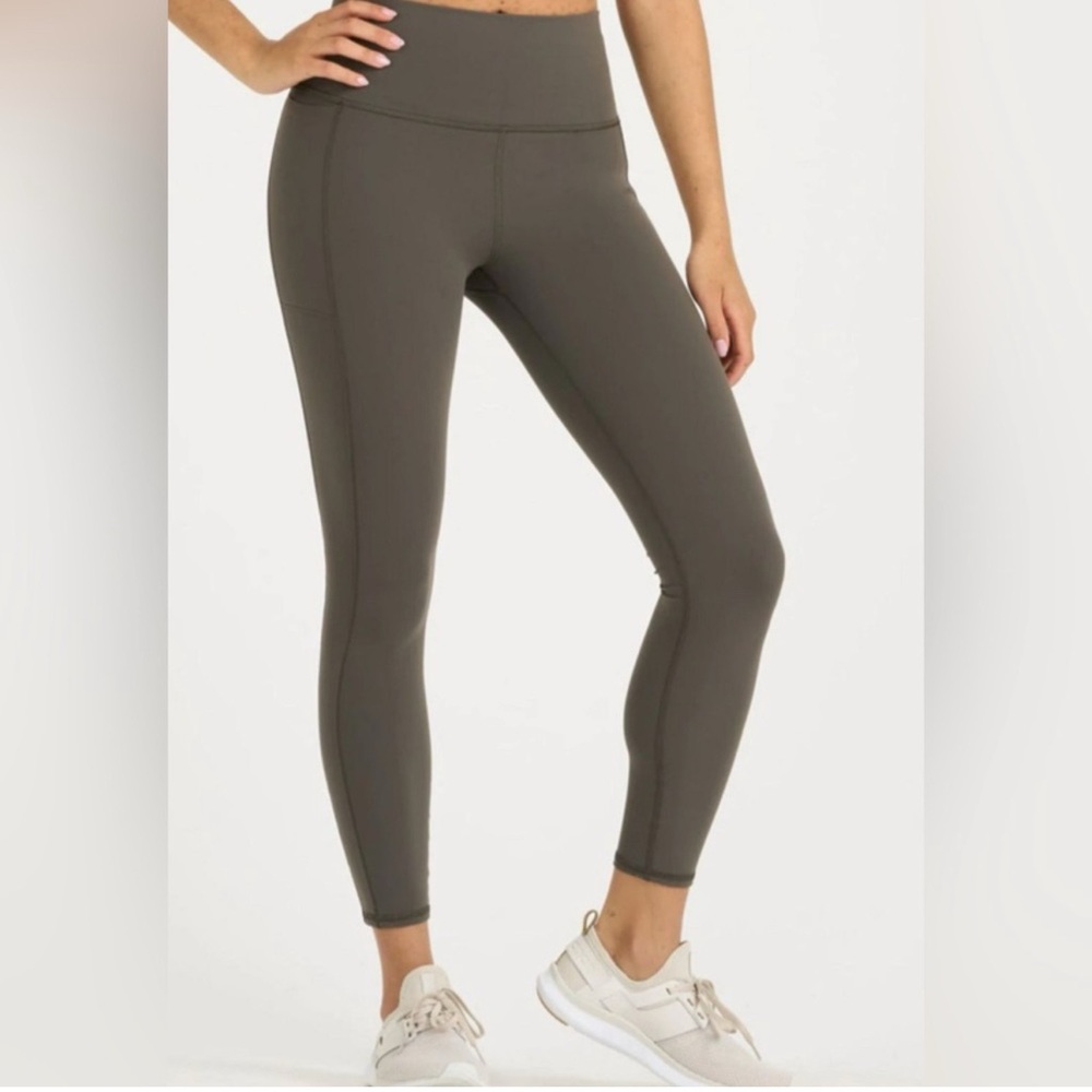 Vuori Women's oregano studio pocket leggings xs